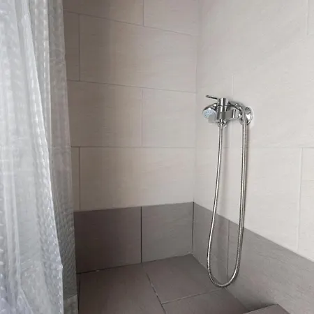 Enalios #2- Spacious Flat In The Heart Of Town 아파트