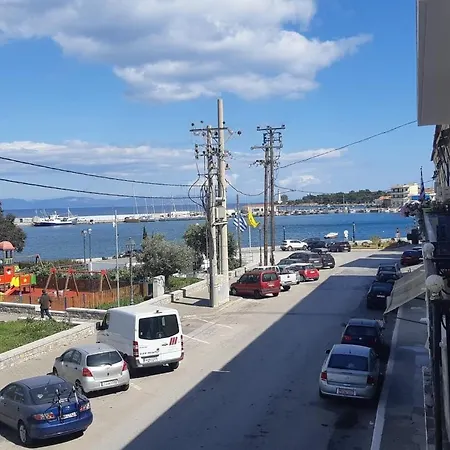 شقة Enalios #2- Spacious Flat In The Heart Of Town غيتيو