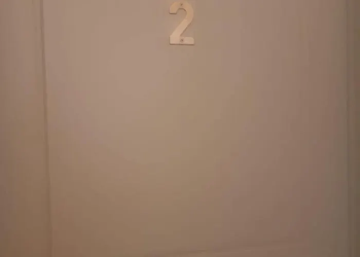 アパート Enalios #2- Spacious Flat In The Heart Of Town ギシオ