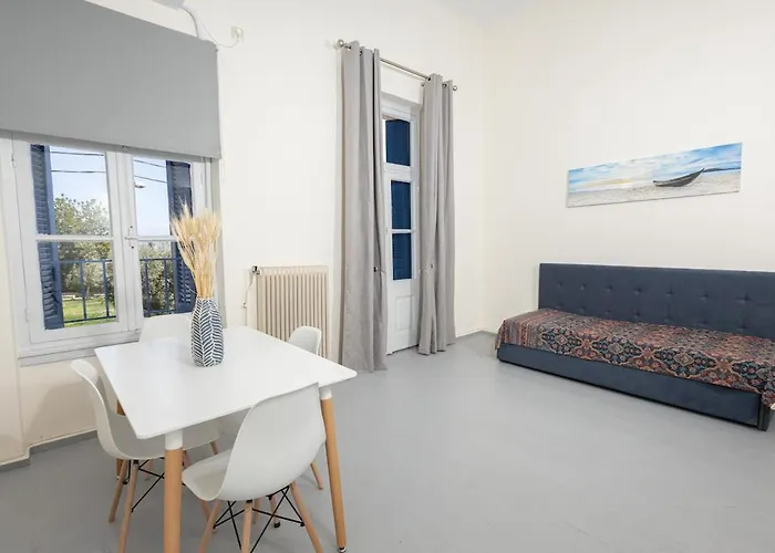 アパート Enalios #2- Spacious Flat In The Heart Of Town