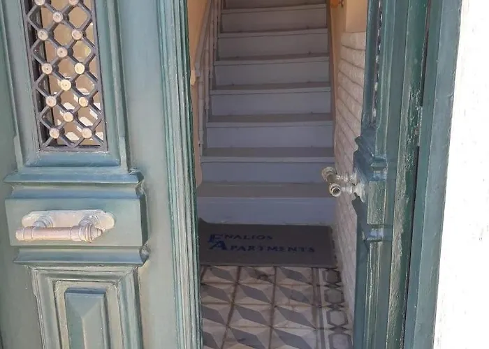 Enalios #2- Spacious Flat In The Heart Of Town アパート ギシオ