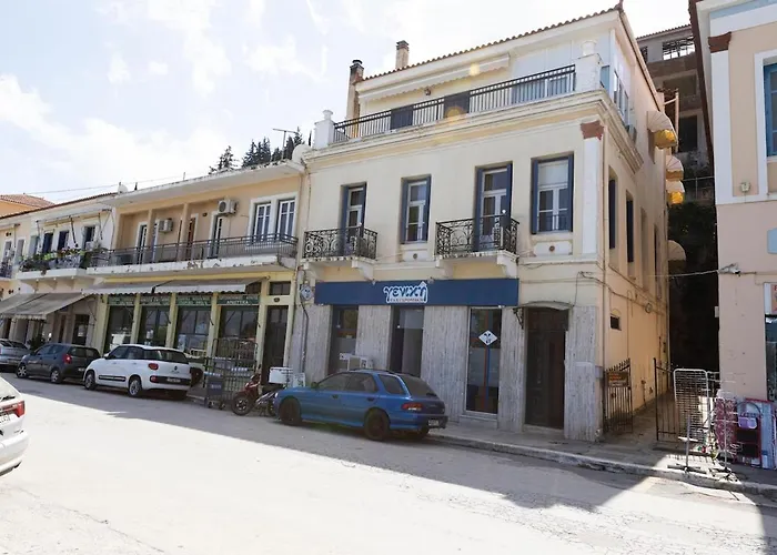 Enalios #2- Spacious Flat In The Heart Of Town アパート *