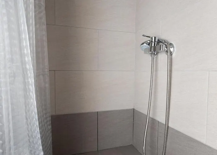 Enalios #2- Spacious Flat In The Heart Of Town アパート