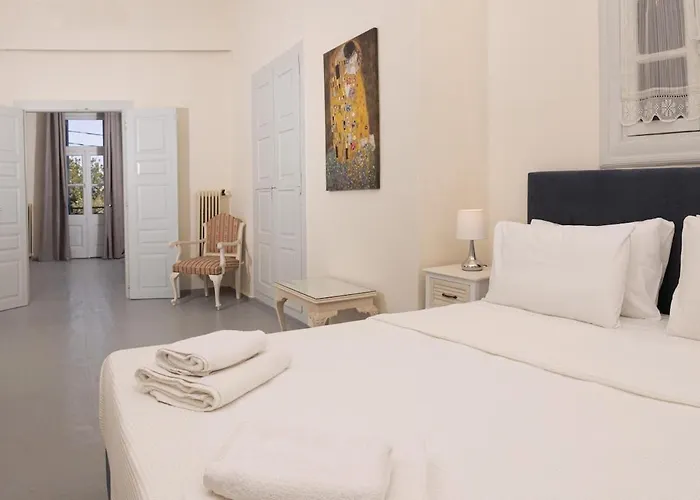 Enalios #2- Spacious Flat In The Heart Of Town アパート *